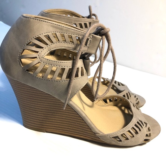 Chinese Laundry Tan Taupe Wedges 8.5 / 39 - Picture 2 of 11